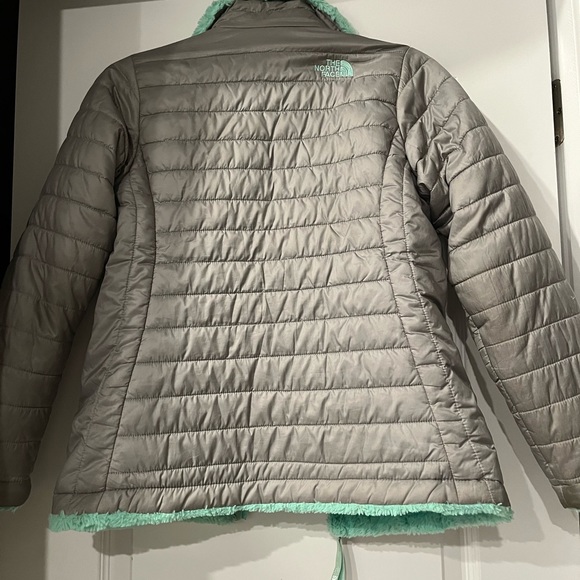 A north face puffer jacket. Girls 14/16 - Picture 5 of 5